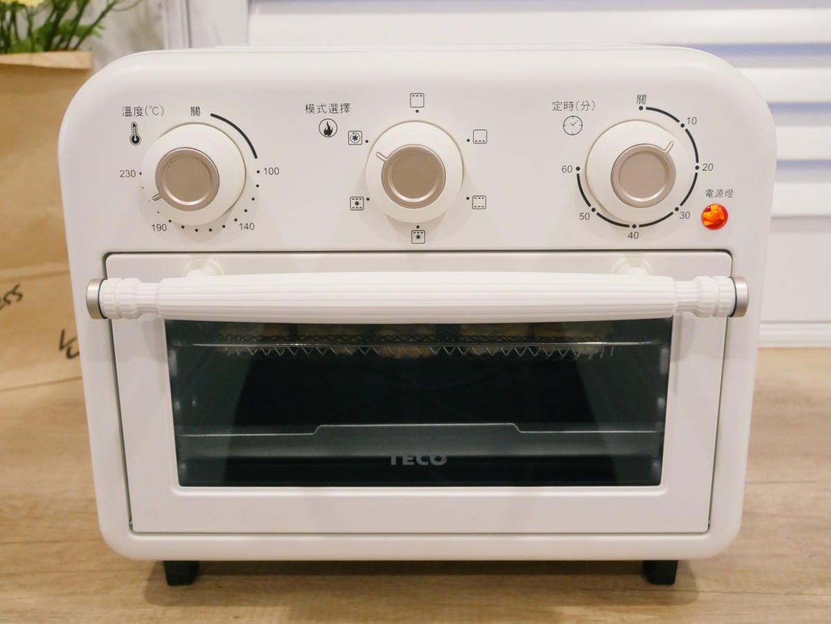 可愛牛奶色「東元10L氣炸烤箱YB1003CB」親子料理~~ 可愛牛奶色「東元10L氣炸烤箱YB1003CB」親子料理~~