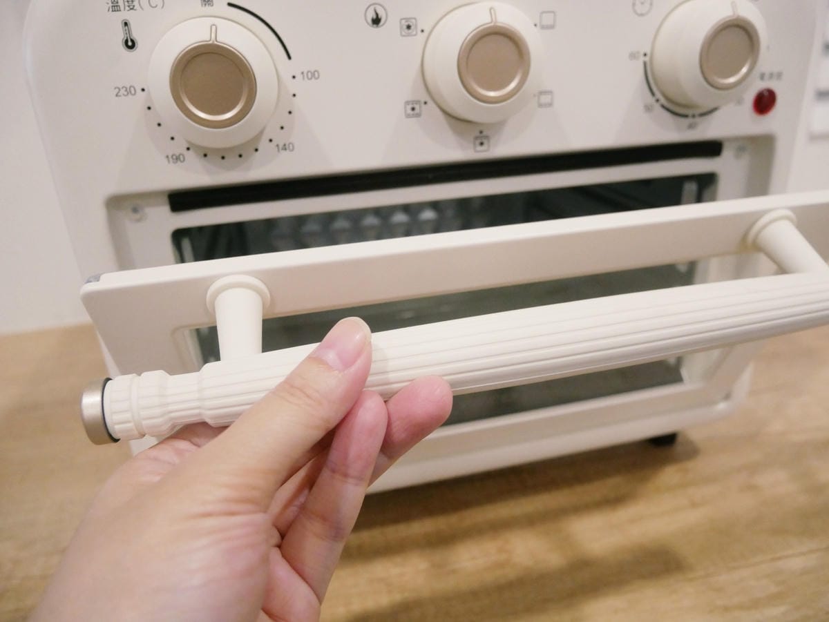 可愛牛奶色「東元10L氣炸烤箱YB1003CB」親子料理~~ 可愛牛奶色「東元10L氣炸烤箱YB1003CB」親子料理~~