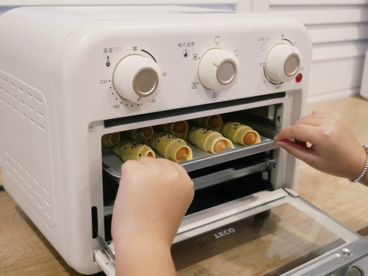 可愛牛奶色「東元10L氣炸烤箱YB1003CB」親子料理~~ 可愛牛奶色「東元10L氣炸烤箱YB1003CB」親子料理~~