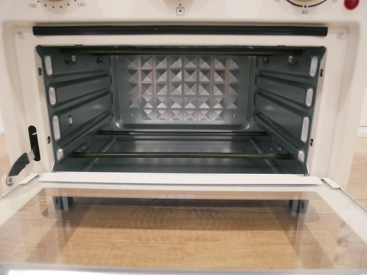 可愛牛奶色「東元10L氣炸烤箱YB1003CB」親子料理~~ 可愛牛奶色「東元10L氣炸烤箱YB1003CB」親子料理~~