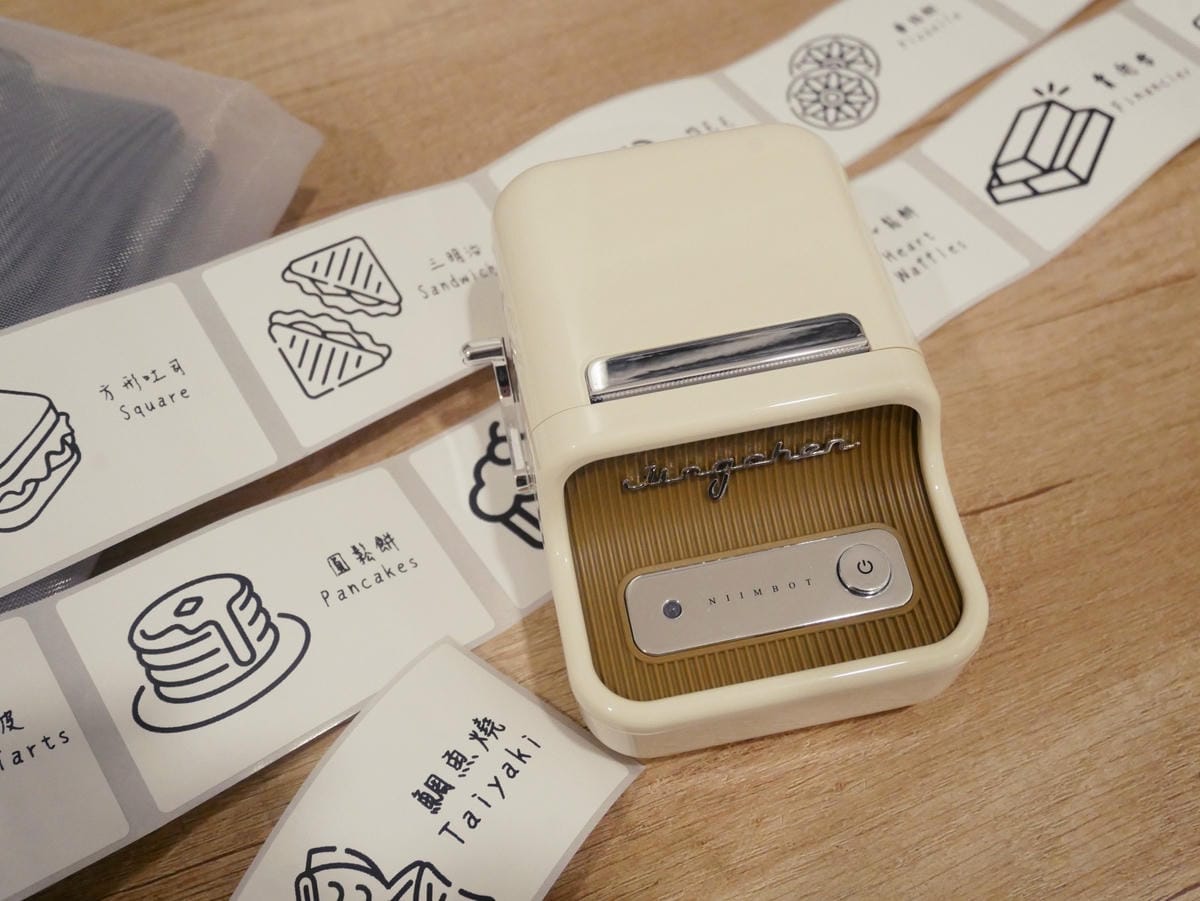 用精臣標籤機搞定我的『小V鬆餅機烤盤收納』也太好用了吧!! 用精臣標籤機搞定我的『小V鬆餅機烤盤收納』也太好用了吧!!