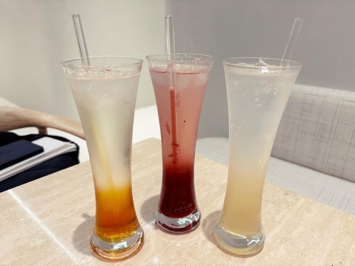 高雄巨蛋「94 Cafe」開到凌晨的法式甜點店!! 高雄巨蛋「94 Cafe」開到凌晨的法式甜點店!!