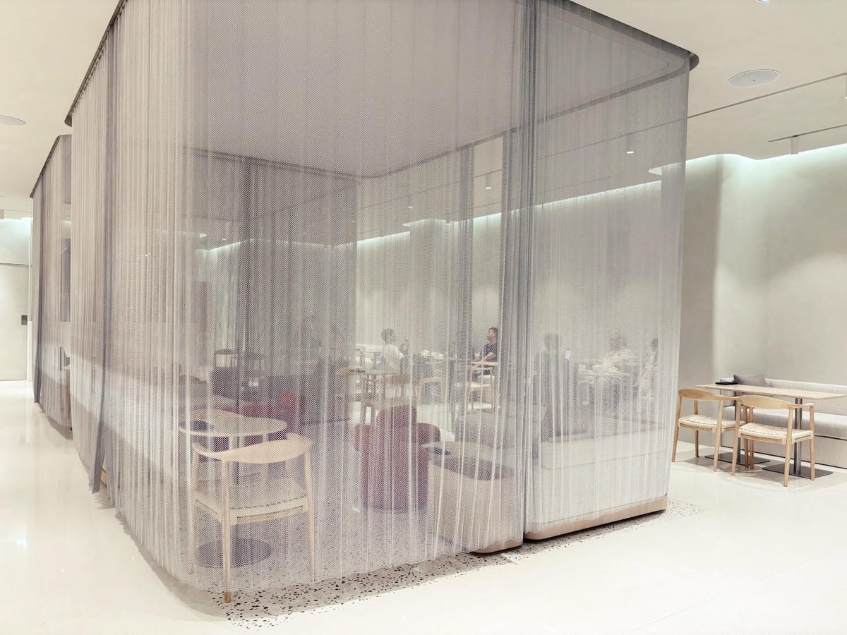 高雄巨蛋「94 Cafe」開到凌晨的法式甜點店!! 高雄巨蛋「94 Cafe」開到凌晨的法式甜點店!!
