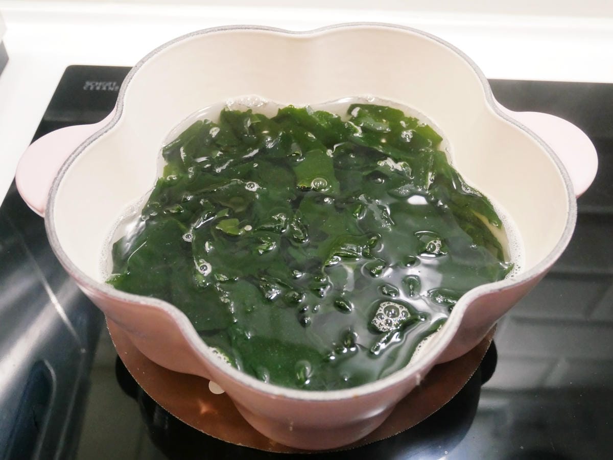一匙「烹大師」干貝風味,美味即出現!!「蝦滑紫菜湯」鮮甜好喝 一匙「烹大師」干貝風味,美味即出現!!「蝦滑紫菜湯」鮮甜好喝