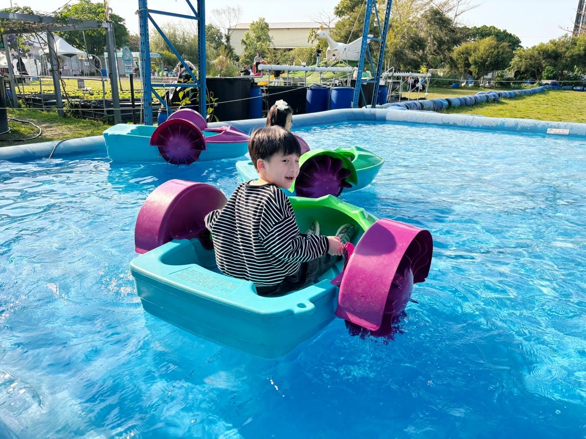 雲林斗六「鵝媽媽鵝童樂園」免門票、必坐可愛旋轉天鵝 ♪ 雲林斗六「鵝媽媽鵝童樂園」免門票、必坐可愛旋轉天鵝 ♪