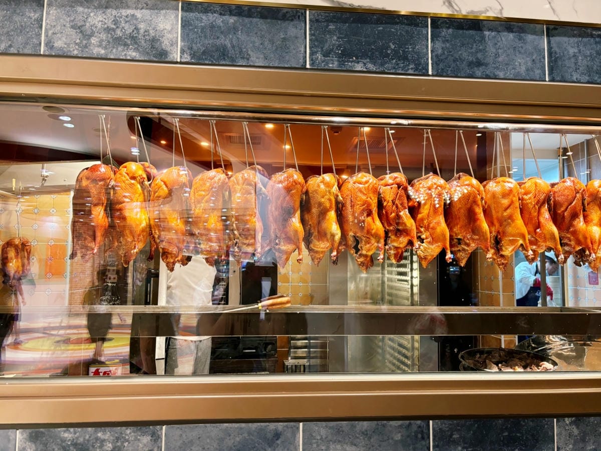 高雄夢時代「上菜片皮鴨專賣店 」鴨肉與跳跳糖的神仙組合!! 高雄夢時代「上菜片皮鴨專賣店 」鴨肉與跳跳糖的神仙組合!!