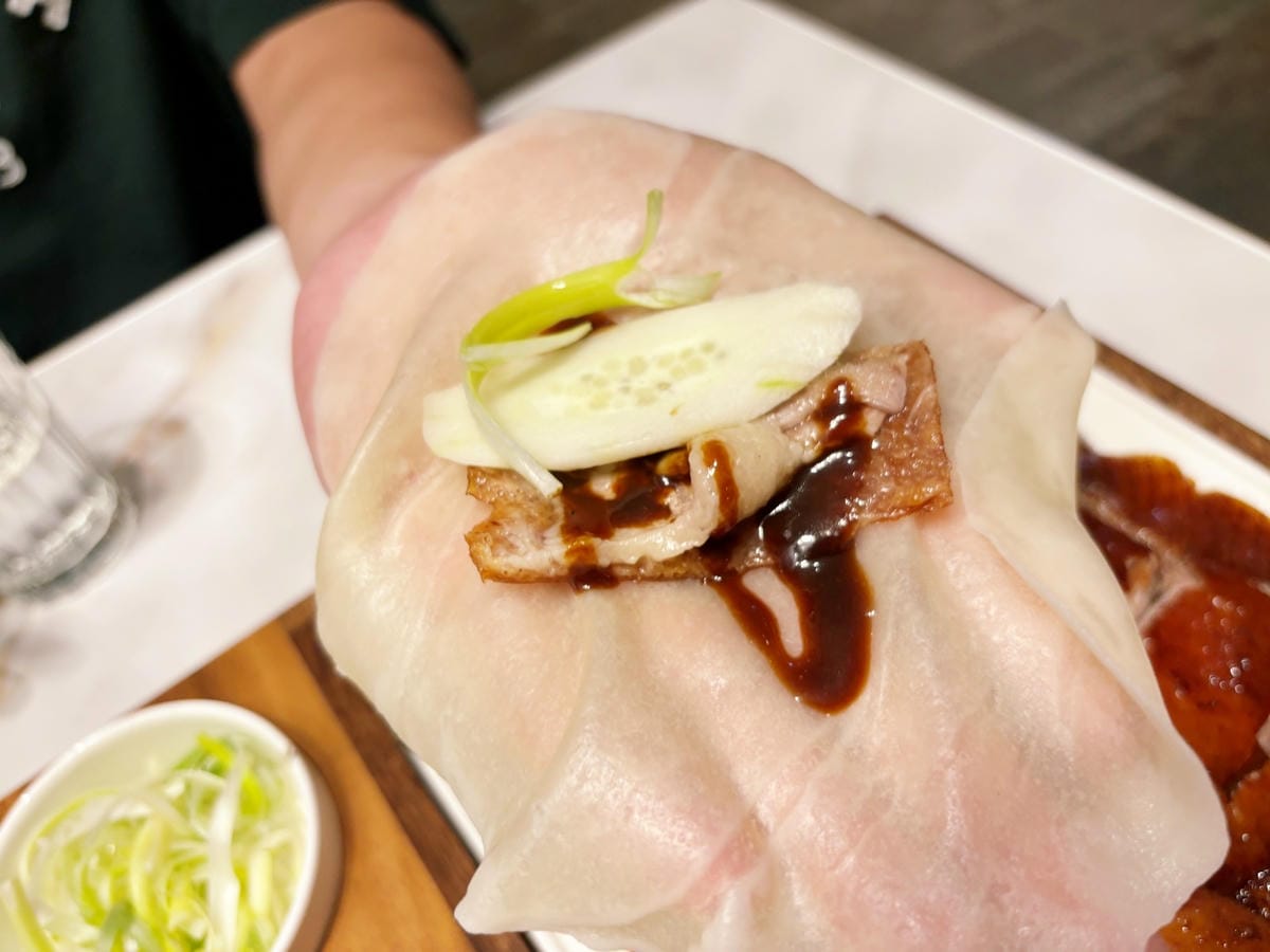 高雄夢時代「上菜片皮鴨專賣店 」鴨肉與跳跳糖的神仙組合!! 高雄夢時代「上菜片皮鴨專賣店 」鴨肉與跳跳糖的神仙組合!!