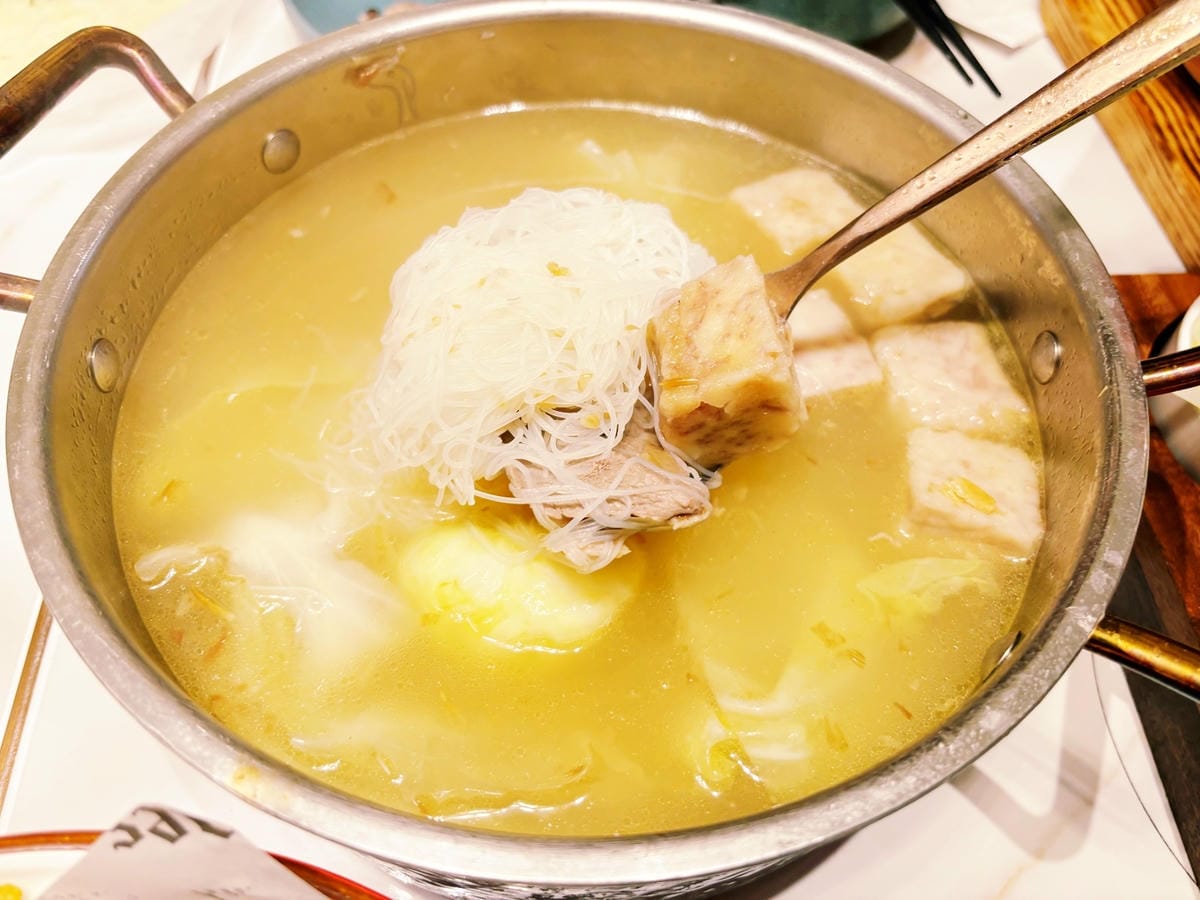 高雄夢時代「上菜片皮鴨專賣店 」鴨肉與跳跳糖的神仙組合!! 高雄夢時代「上菜片皮鴨專賣店 」鴨肉與跳跳糖的神仙組合!!