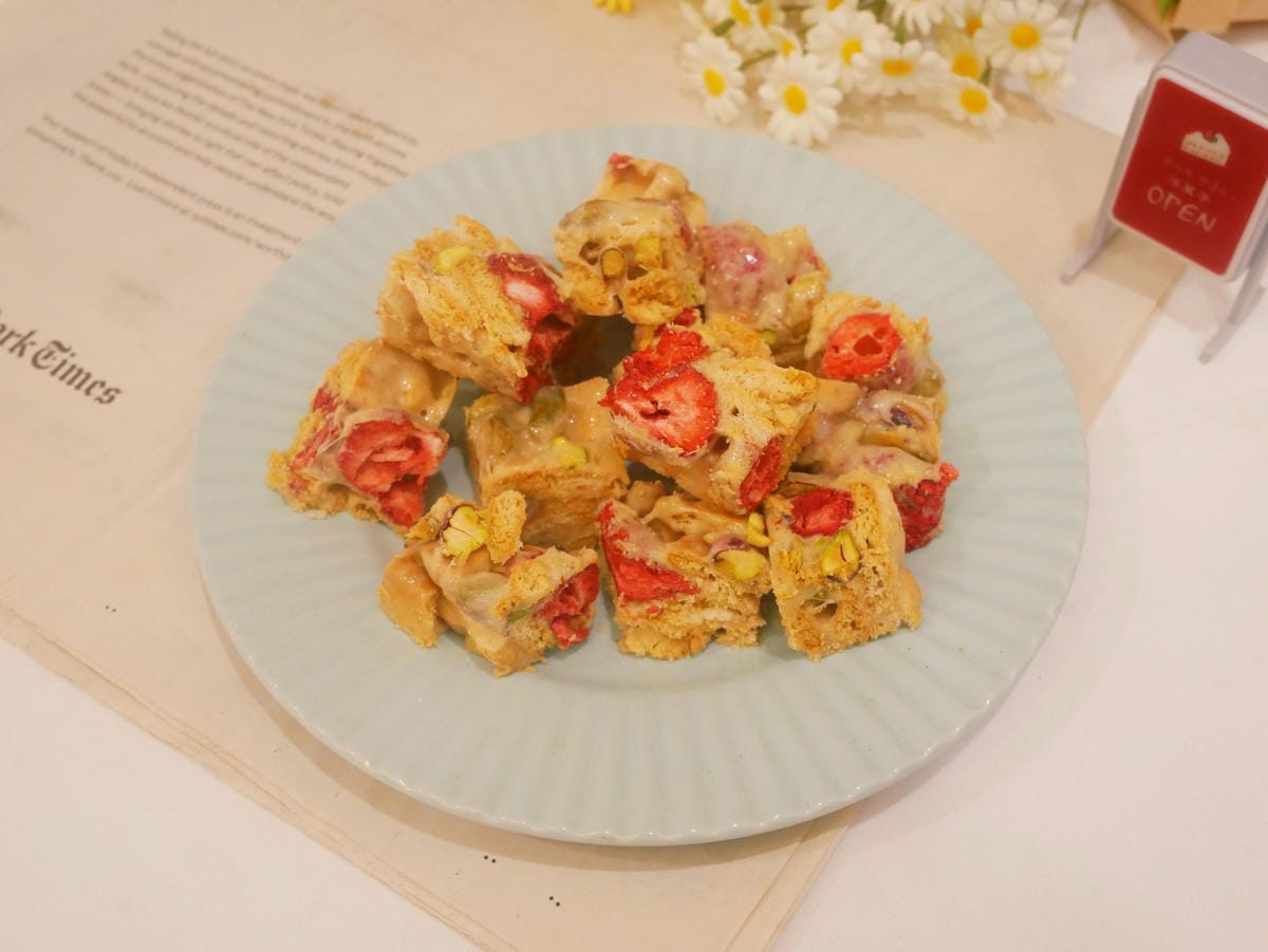 [My Little Kitchen] 粉嫩的「雙色小花餅乾