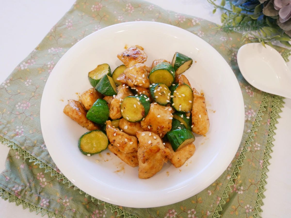 [My Little Kitchen] 簡單做「小黃瓜炒雞丁