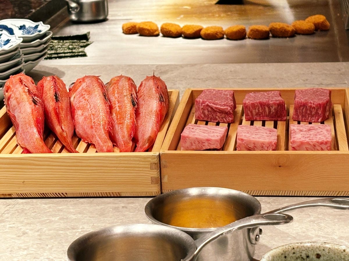 高雄鼓山「初魚鐵板燒美術店」無菜單鐵板燒料理。 高雄鼓山「初魚鐵板燒美術店」無菜單鐵板燒料理。