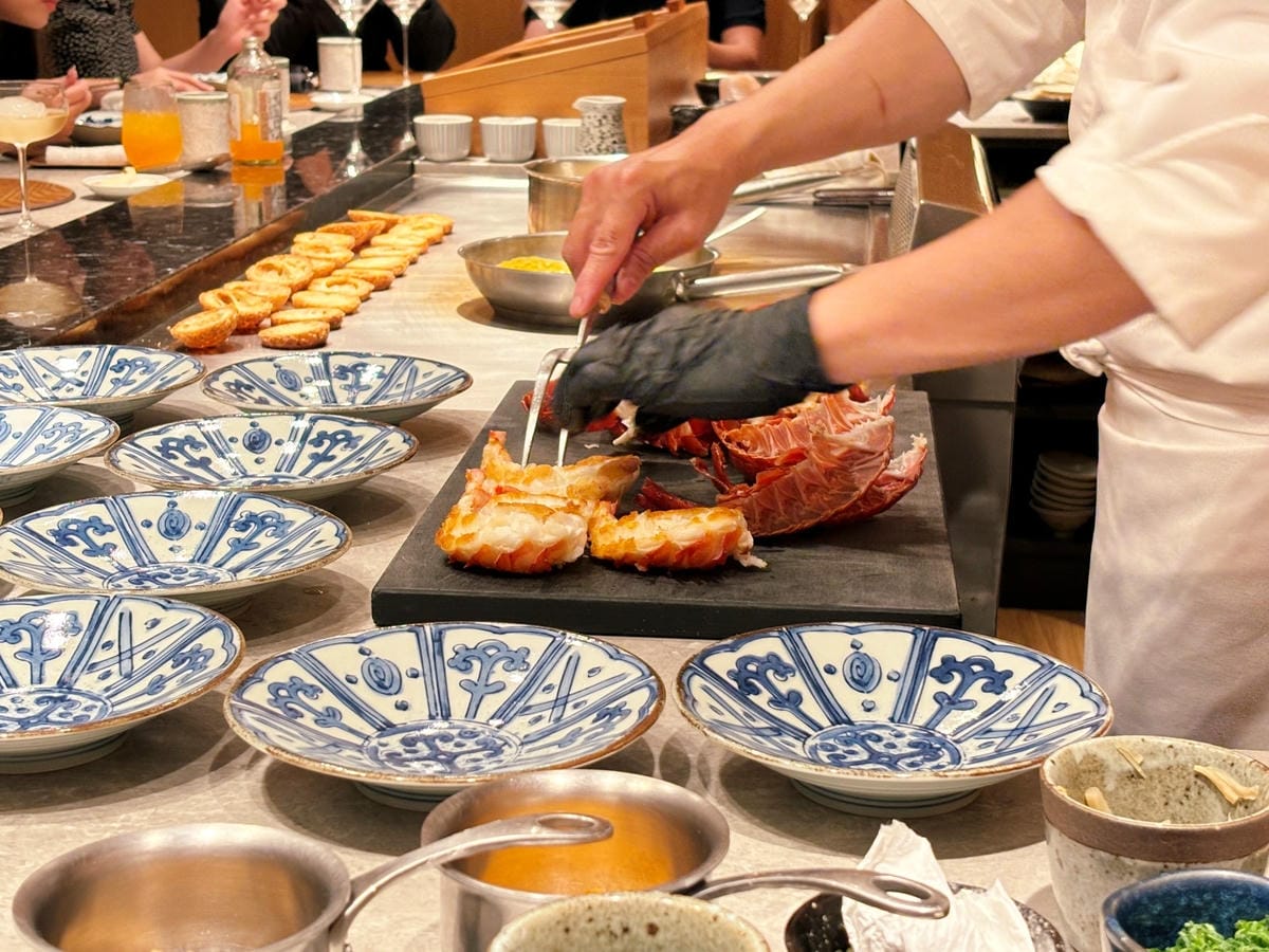 高雄鼓山「初魚鐵板燒美術店」無菜單鐵板燒料理。 高雄鼓山「初魚鐵板燒美術店」無菜單鐵板燒料理。