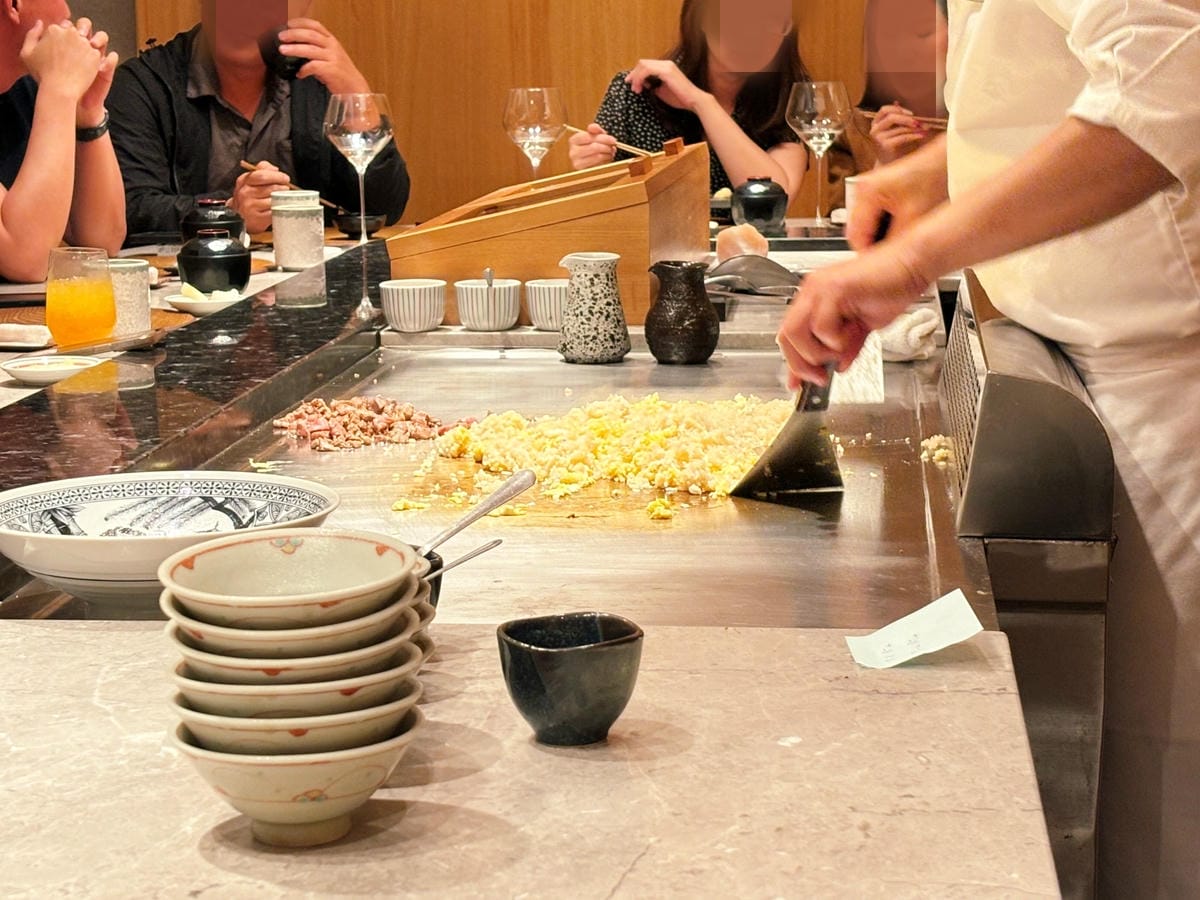 高雄鼓山「初魚鐵板燒美術店」無菜單鐵板燒料理。 高雄鼓山「初魚鐵板燒美術店」無菜單鐵板燒料理。
