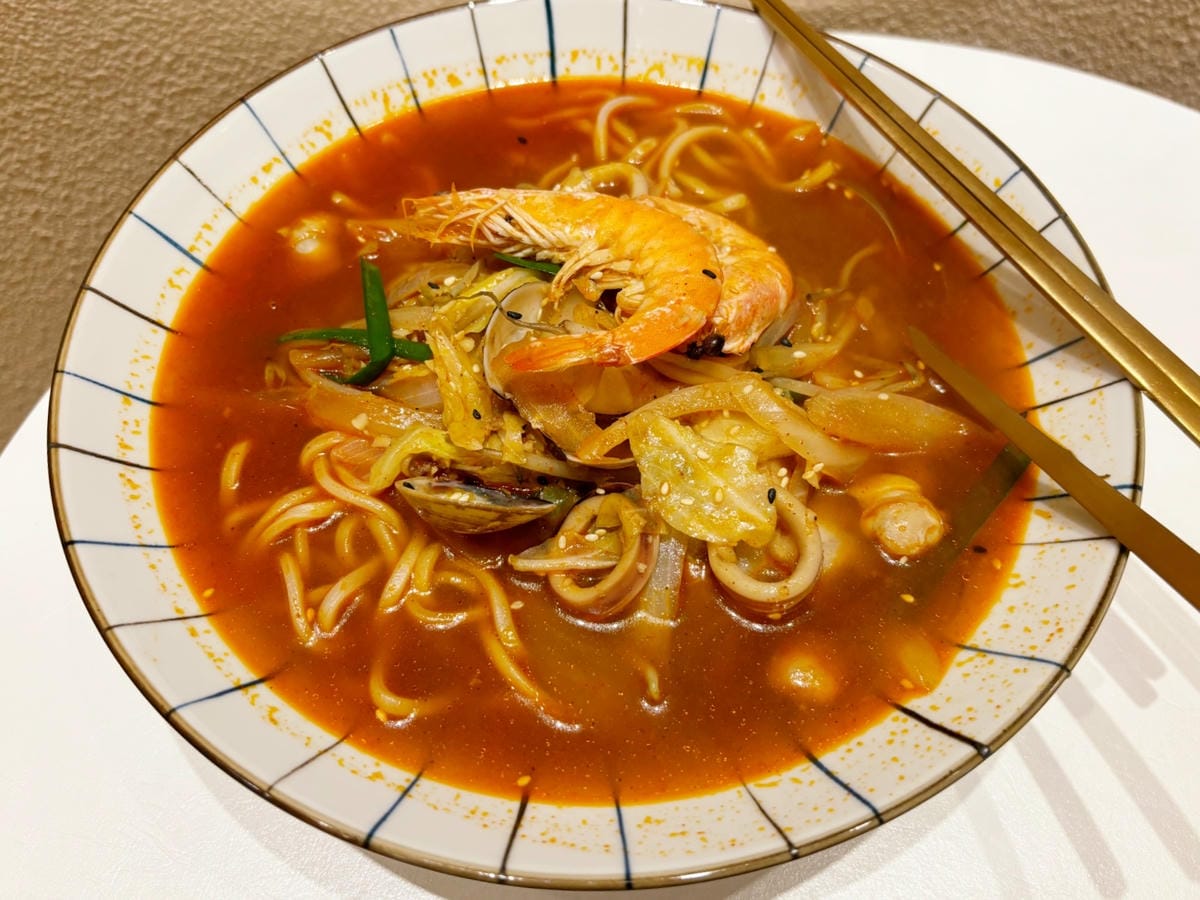 高雄巨蛋「The 劉-韓式炸醬麵專賣店」炒碼麵也好吃!! 高雄巨蛋「The 劉-韓式炸醬麵專賣店」炒碼麵也好吃!!