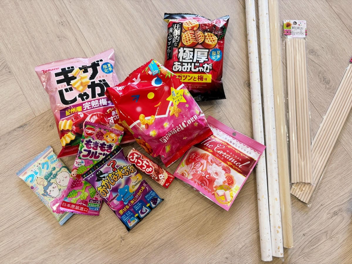 人生第一個畢業典禮花束「自製餅乾零食花束」小孩無法抗拒啊!! 人生第一個畢業典禮花束「自製餅乾零食花束」小孩無法抗拒啊!!