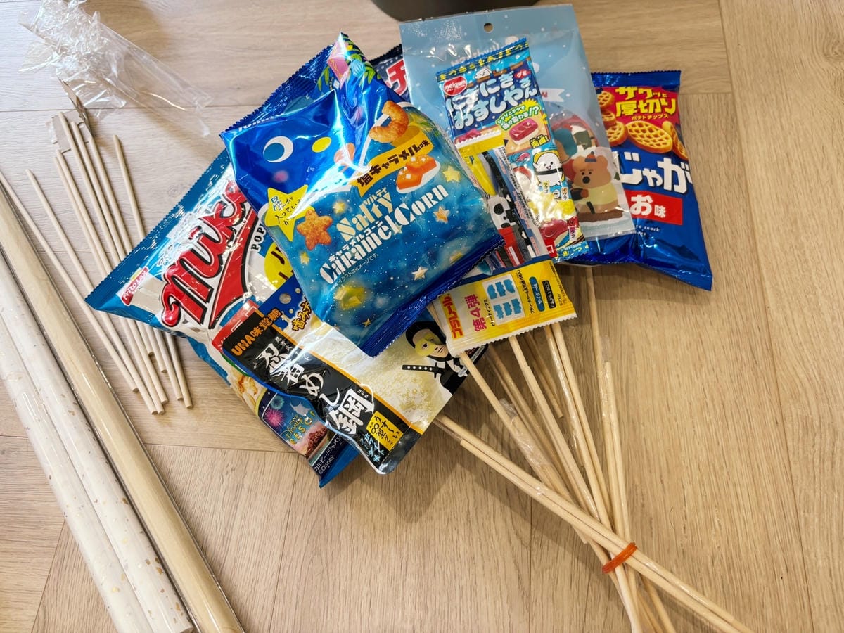 人生第一個畢業典禮花束「自製餅乾零食花束」小孩無法抗拒啊!! 人生第一個畢業典禮花束「自製餅乾零食花束」小孩無法抗拒啊!!