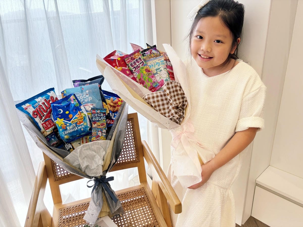 人生第一個畢業典禮花束「自製餅乾零食花束」小孩無法抗拒啊!! 人生第一個畢業典禮花束「自製餅乾零食花束」小孩無法抗拒啊!!