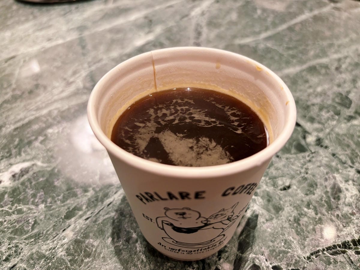 高雄鳳山「Parlare Coffee」暖木色調咖啡館。 高雄鳳山「Parlare Coffee」暖木色調咖啡館。