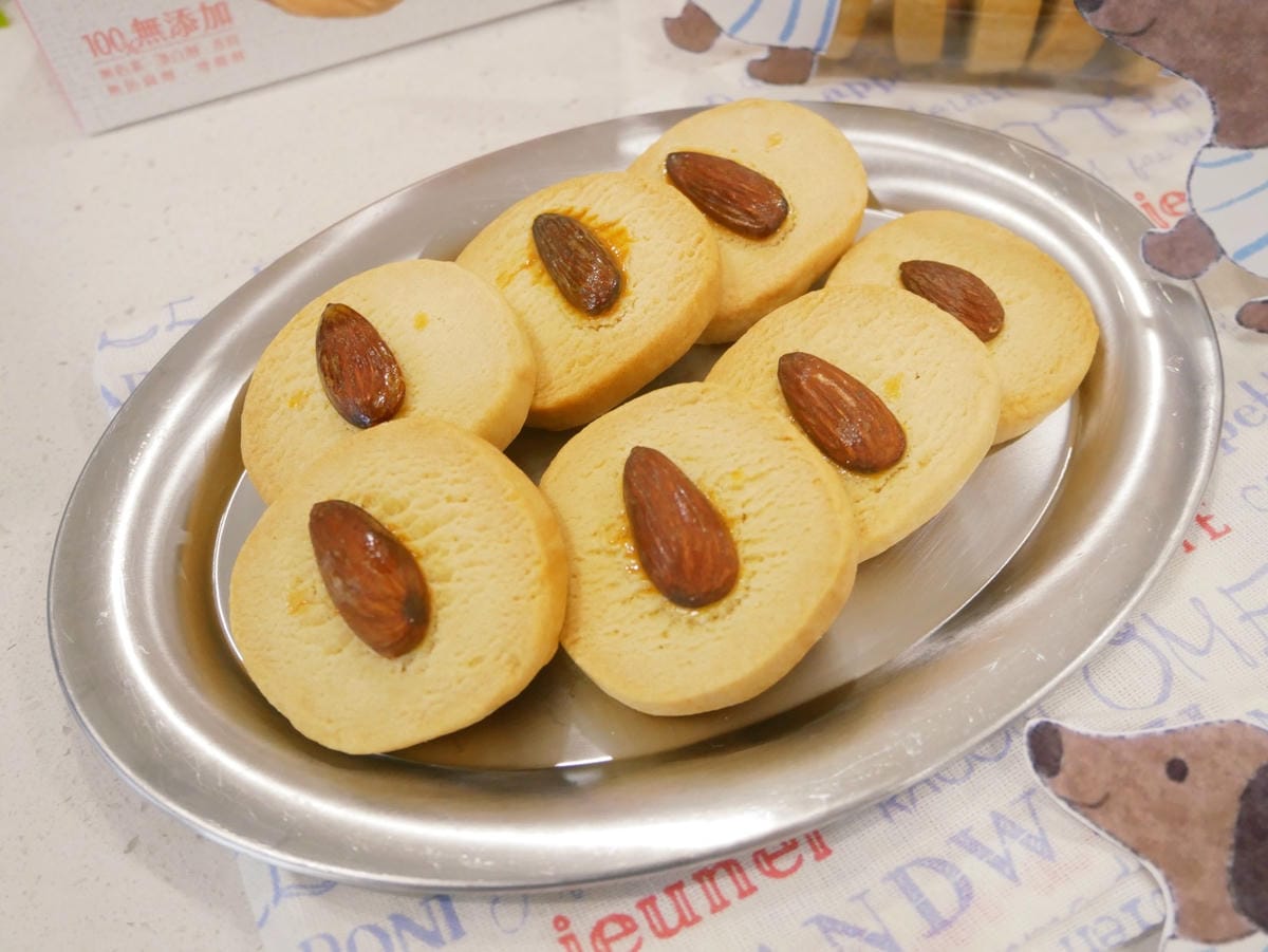 水手牌派脆餅乾粉「臘腸狗杏仁餅乾」免模具、簡單做!! 水手牌派脆餅乾粉「臘腸狗杏仁餅乾」免模具、簡單做!!