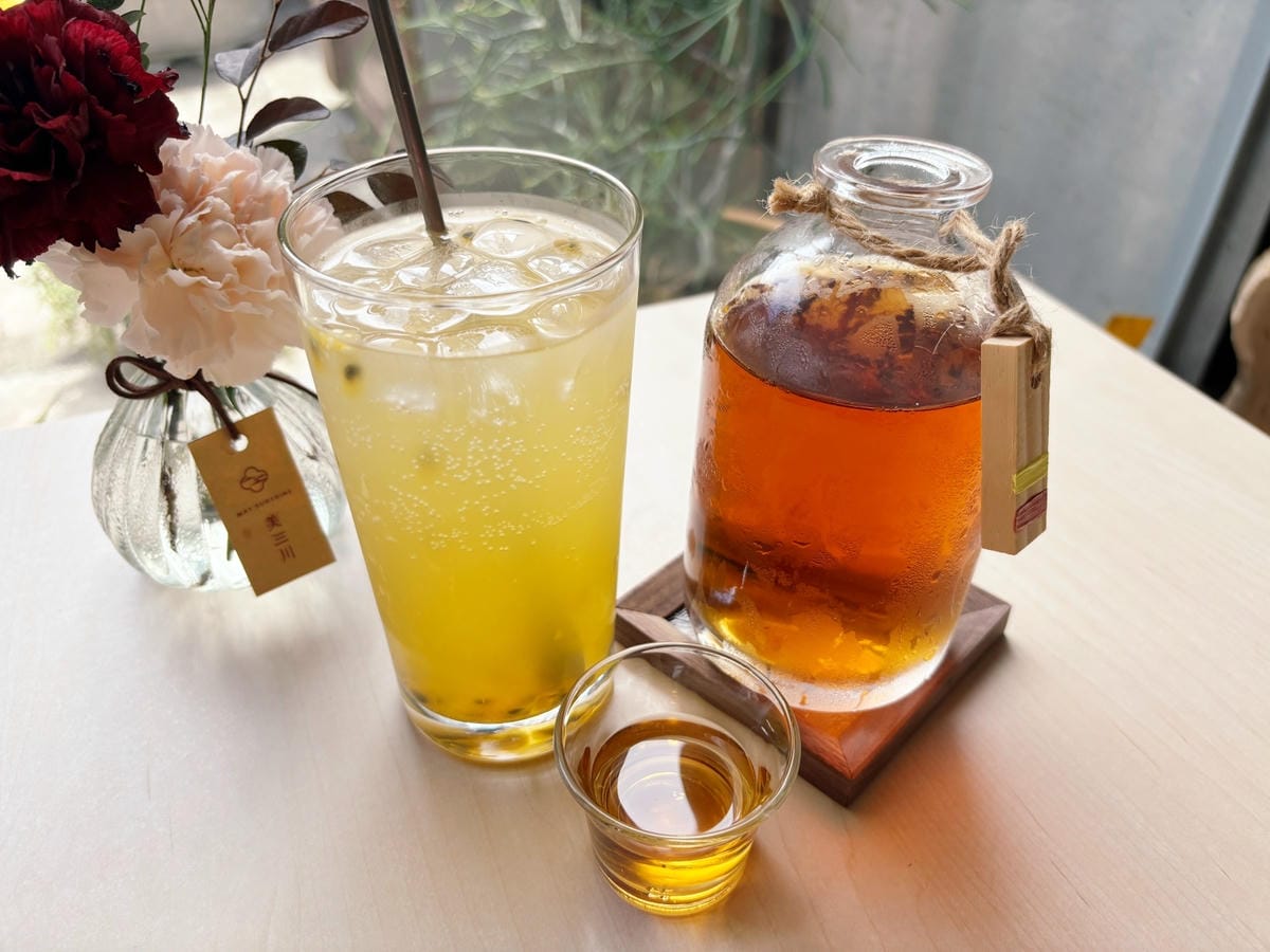 高雄左營「美三川甜品茶屋.花藝設計」超美的花朵最中餅♡ 高雄左營「美三川甜品茶屋.花藝設計」超美的花朵最中餅♡