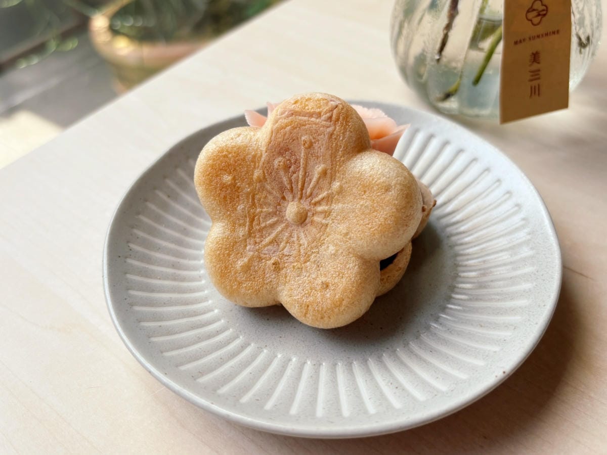 高雄左營「美三川甜品茶屋.花藝設計」超美的花朵最中餅♡ 高雄左營「美三川甜品茶屋.花藝設計」超美的花朵最中餅♡