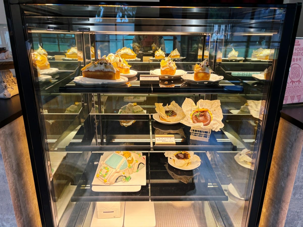高雄台塑昆仲公園「Eriel愛莉兒膠原冰淇淋.咖啡館 」 高雄台塑昆仲公園「Eriel愛莉兒膠原冰淇淋.咖啡館 」