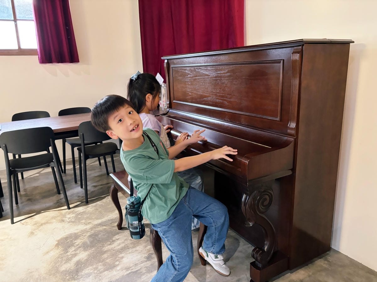 高雄台塑昆仲公園「Eriel愛莉兒膠原冰淇淋.咖啡館 」 高雄台塑昆仲公園「Eriel愛莉兒膠原冰淇淋.咖啡館 」