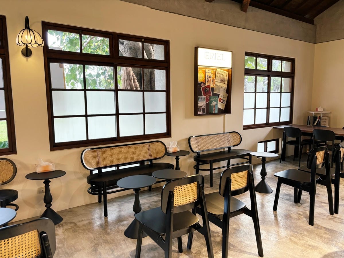 高雄台塑昆仲公園「Eriel愛莉兒膠原冰淇淋.咖啡館 」 高雄台塑昆仲公園「Eriel愛莉兒膠原冰淇淋.咖啡館 」