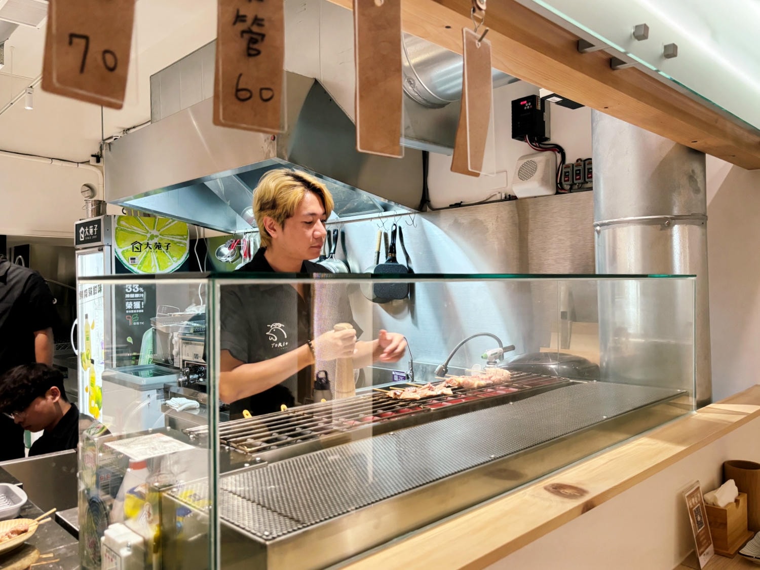 高雄巨蛋「TORI+ 燒鳥專賣店」質感串燒、一雞三十吃！！