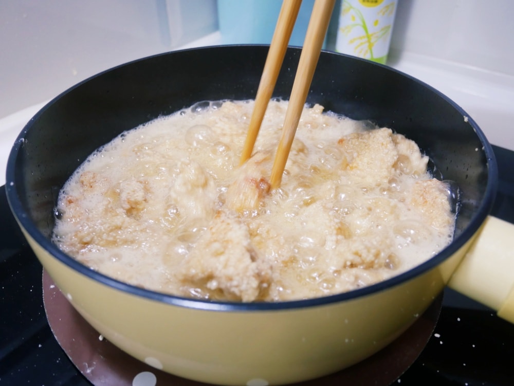 [My Little Kitchen] 不難的「芝士雪花韓式炸雞」好吃到舔手 ♪