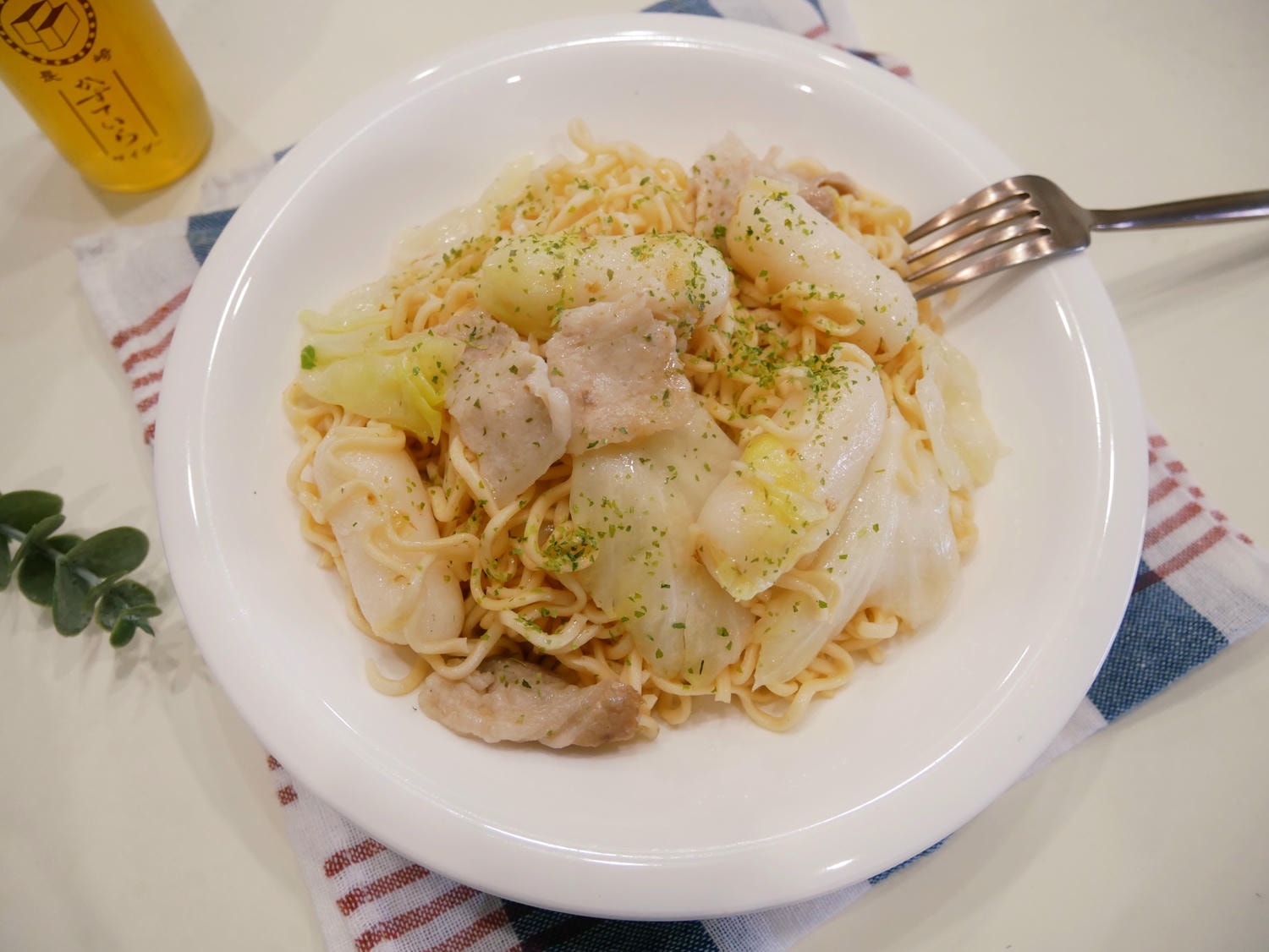 [My Little Kitchen] 好簡單「台式炒泡麵」加年糕吃更飽！！