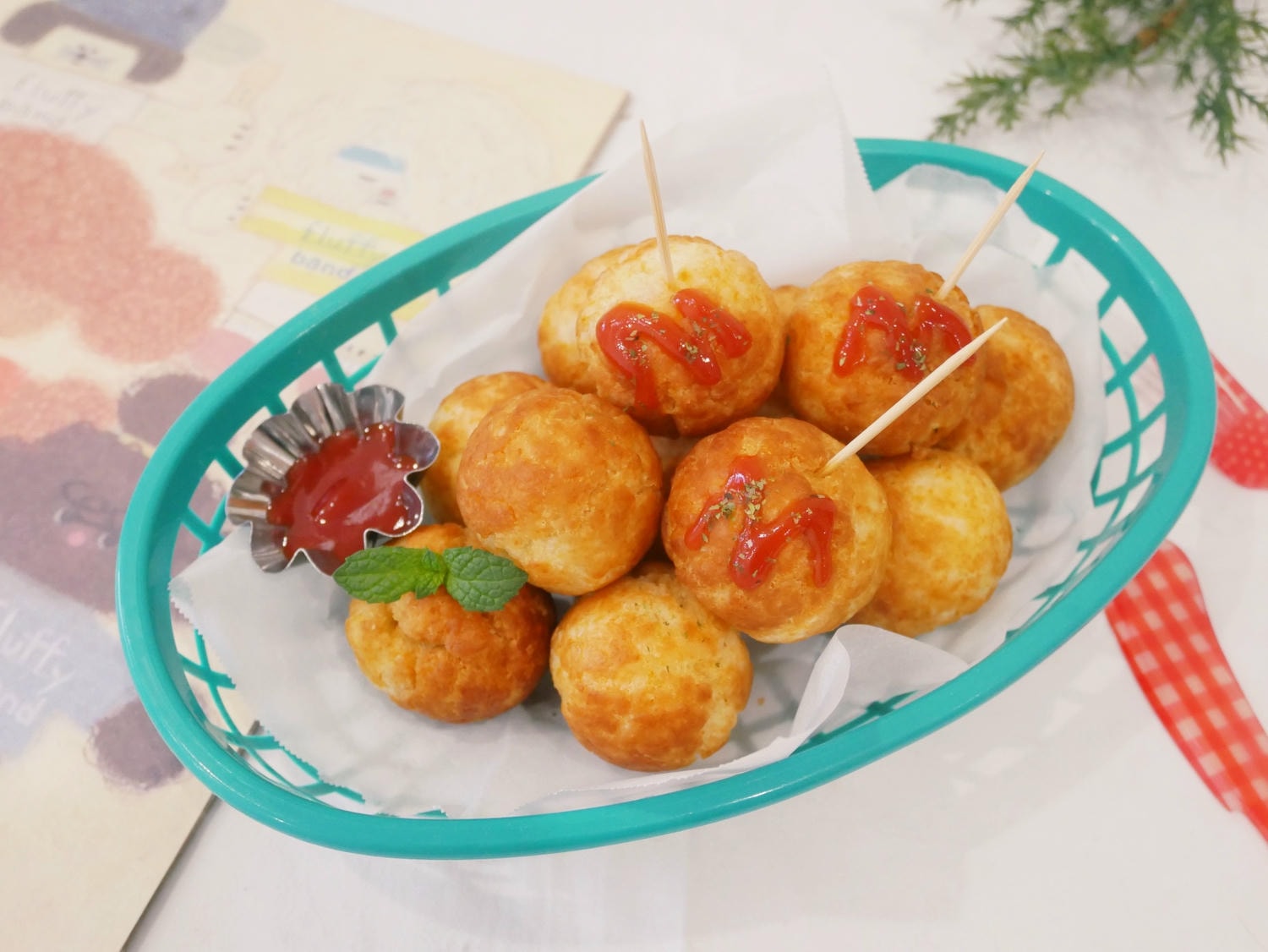 [My Little Kitchen] 電烤盤「迷你炸熱狗」三種材料簡單做！！