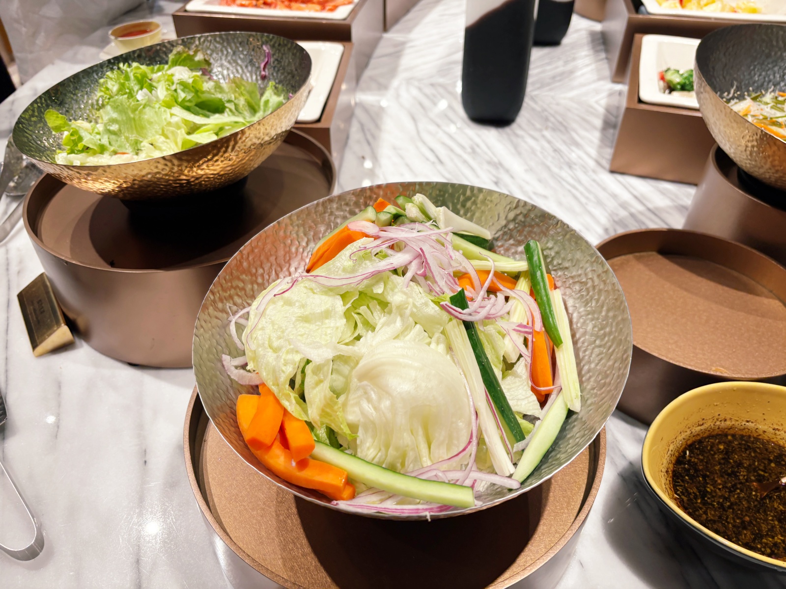 台南「朵頤牛排-小北門店」百匯自助吧才是主角！！