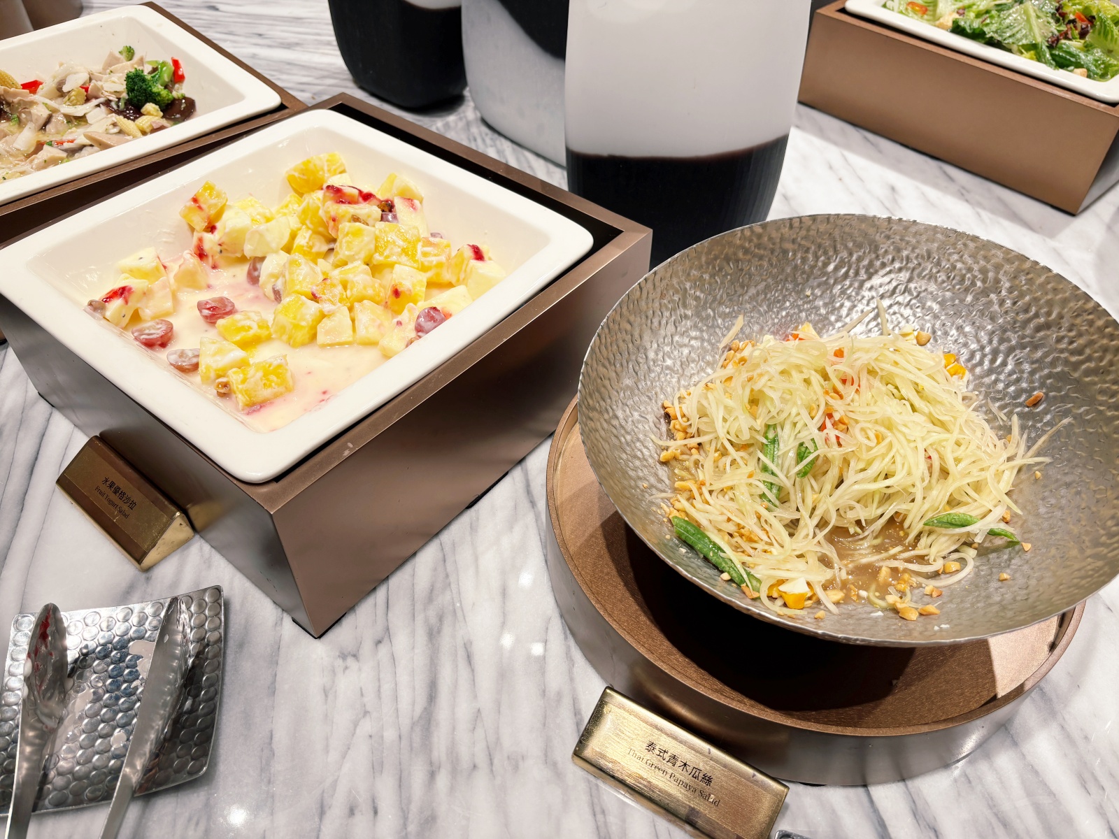 台南「朵頤牛排-小北門店」百匯自助吧才是主角！！