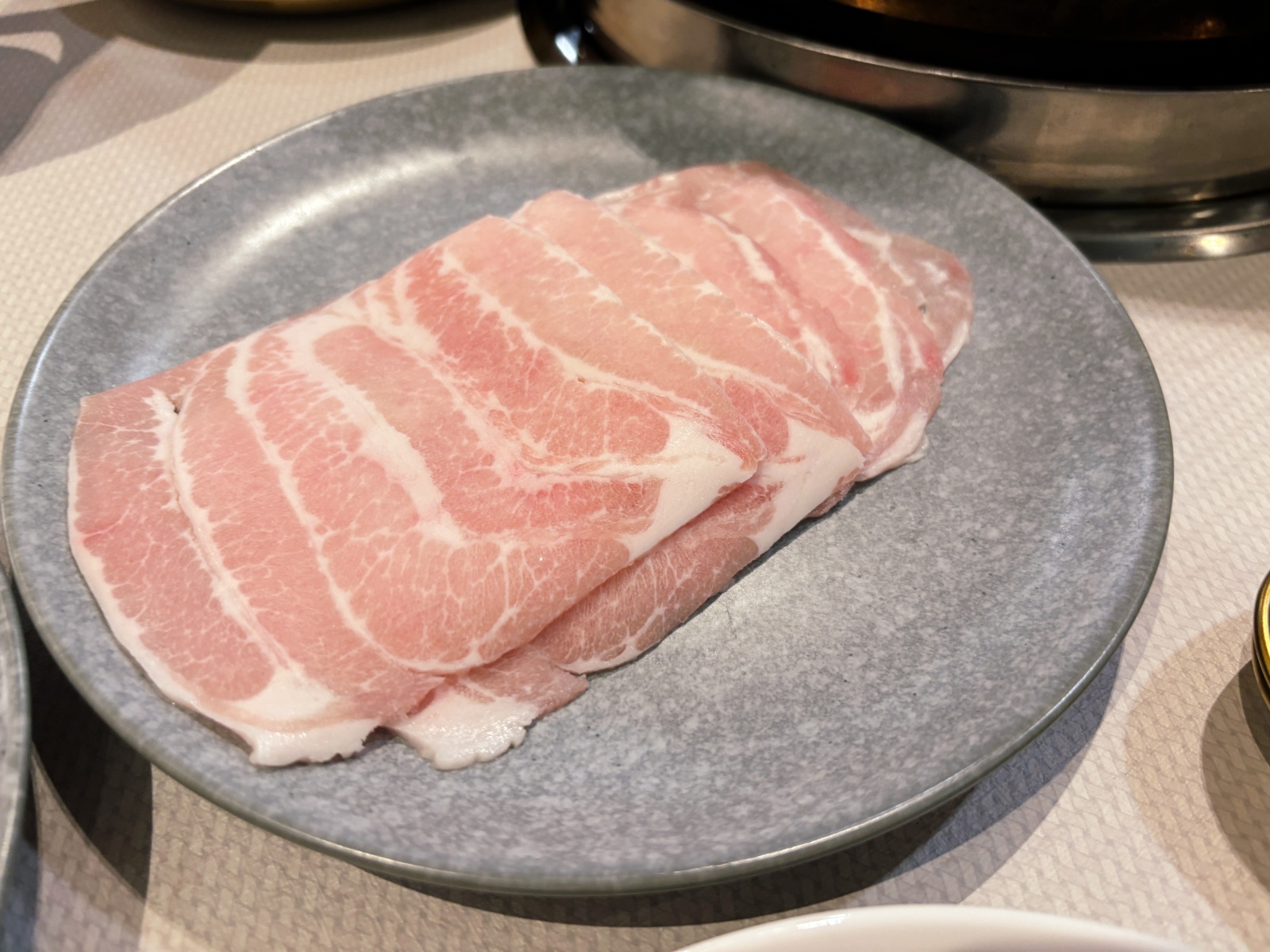 高雄義享「韓屋村精緻銅盤烤肉」多款人氣韓食吃到飽。 - 第32張圖 高雄義享「韓屋村精緻銅盤烤肉」多款人氣韓食吃到飽。