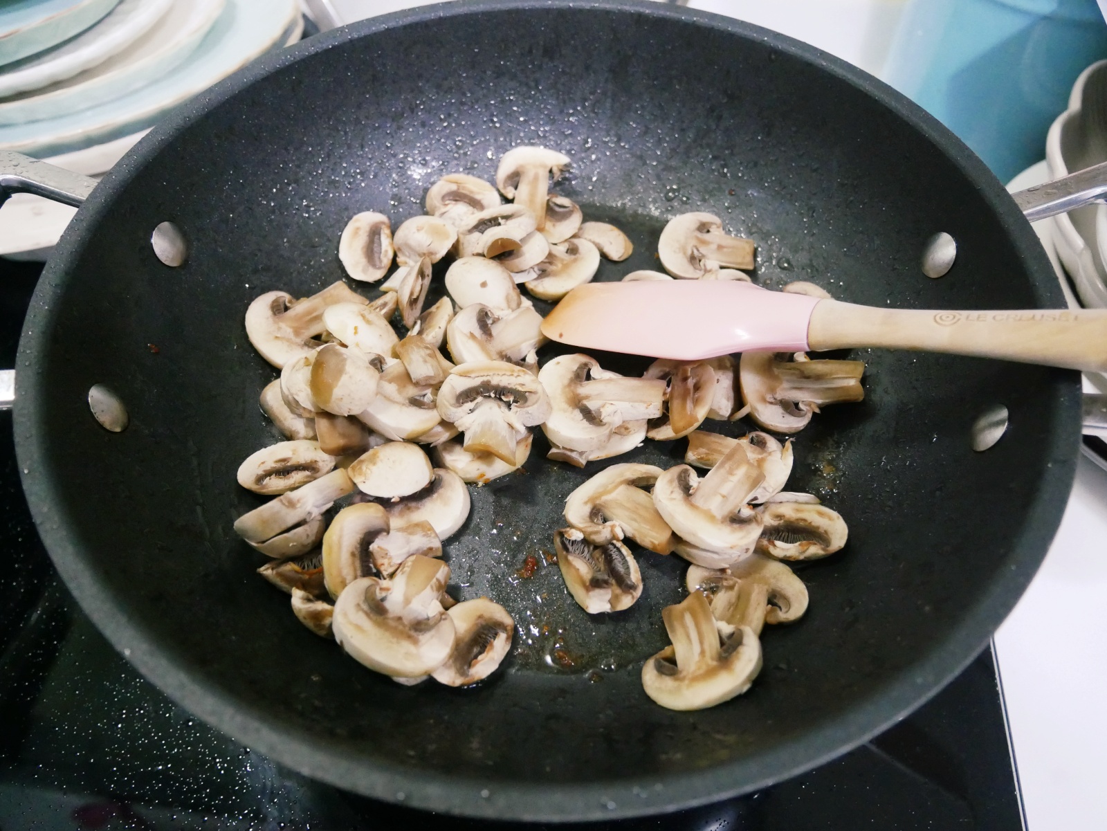 [My Little Kitchen] 好上手「蘑菇奶油燉雞」濃郁奶香、好好吃！！