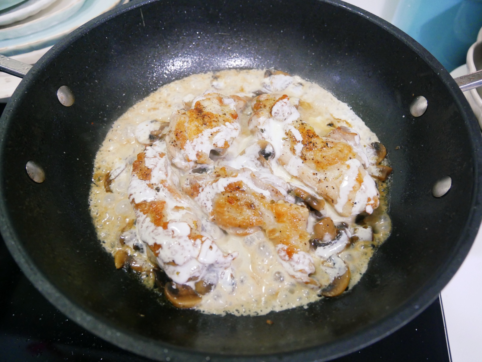 [My Little Kitchen] 好上手「蘑菇奶油燉雞」濃郁奶香、好好吃！！