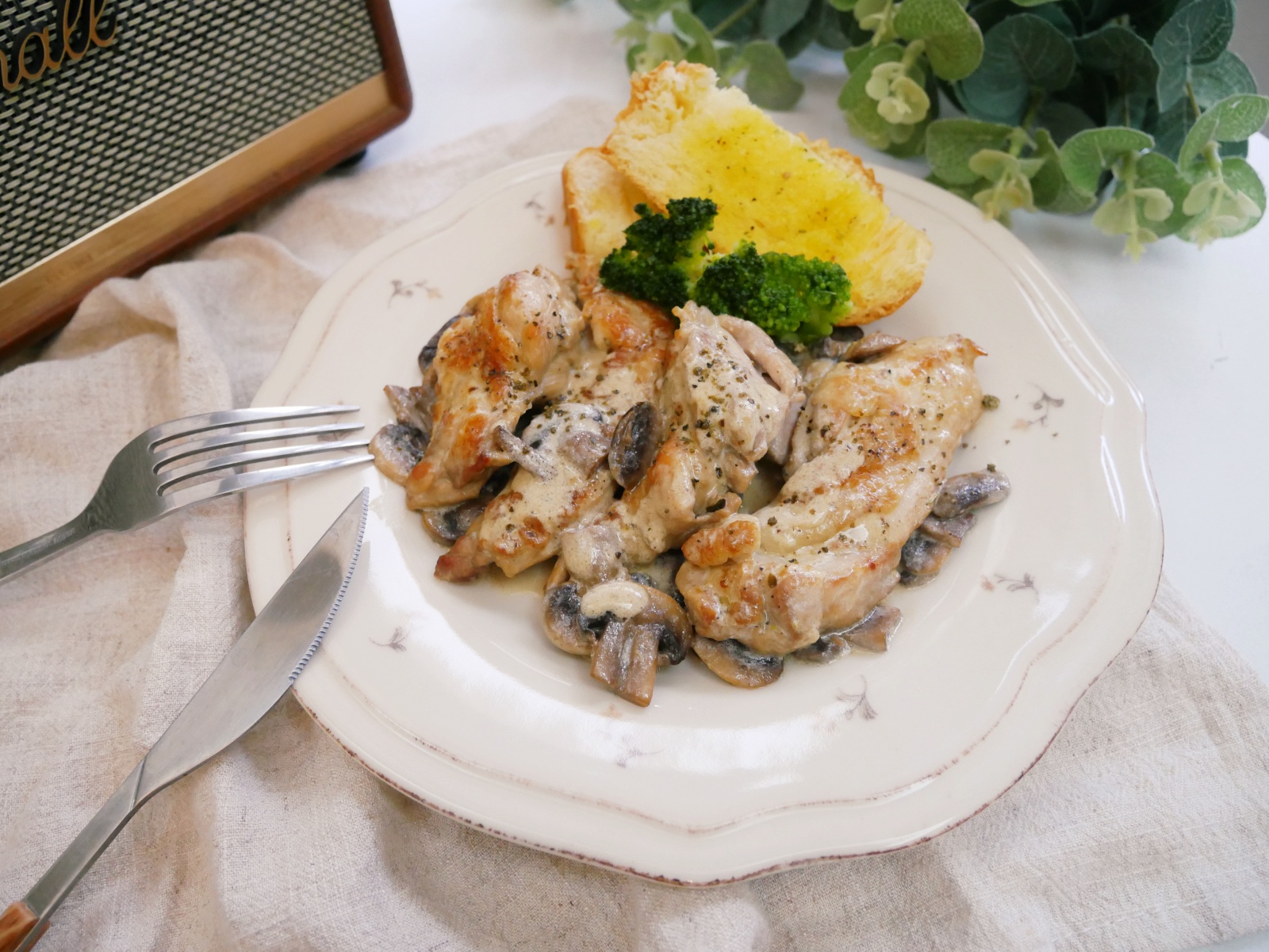 [My Little Kitchen] 好上手「蘑菇奶油燉雞」濃郁奶香、好好吃！！