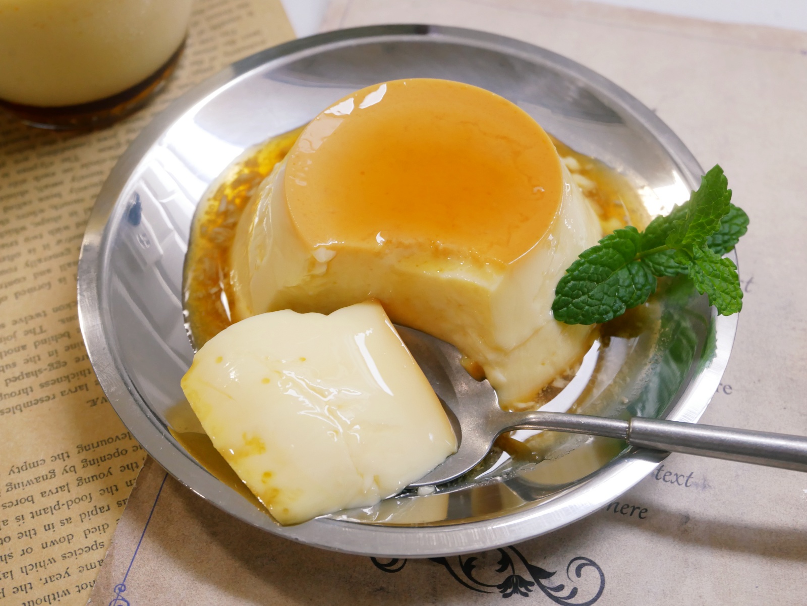 [My Little Kitchen] 水波爐「焦糖布丁」柔嫩香甜，百吃不膩。