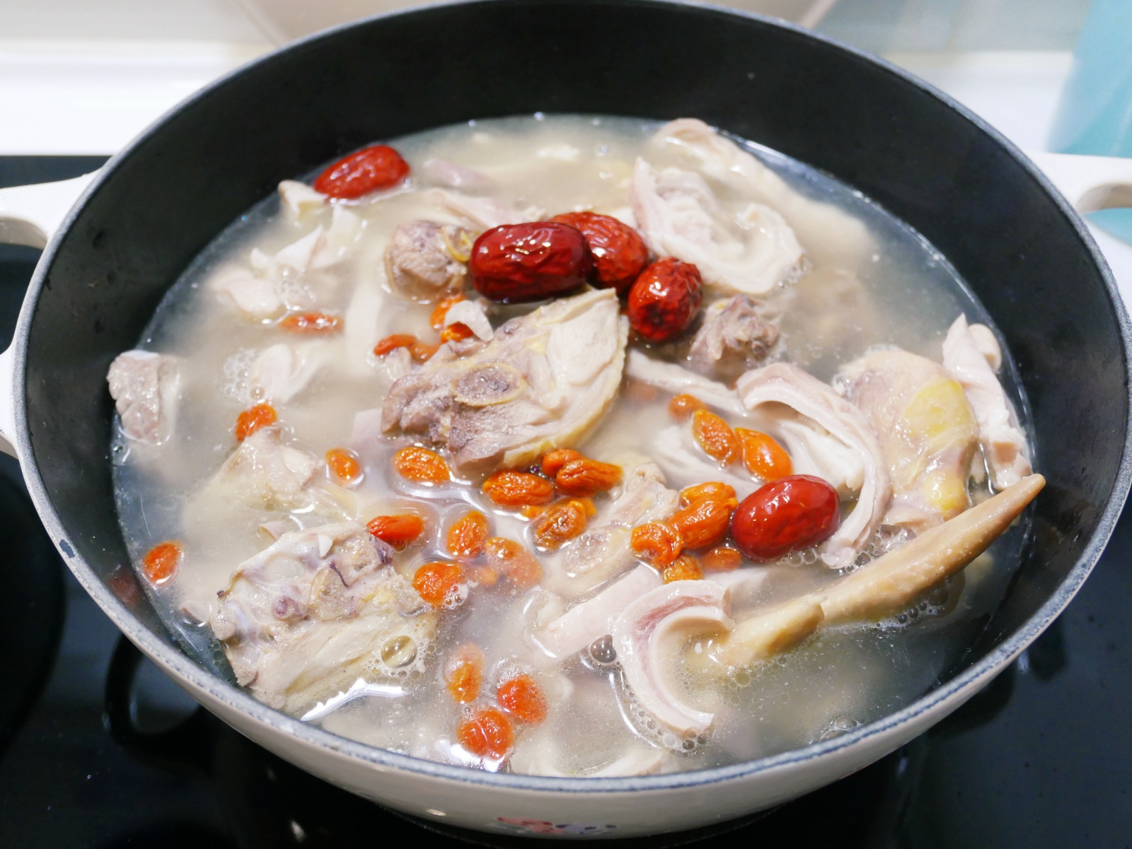 [My Little Kitchen] 不難的「胡椒豬肚雞湯」湯鮮肉嫩。