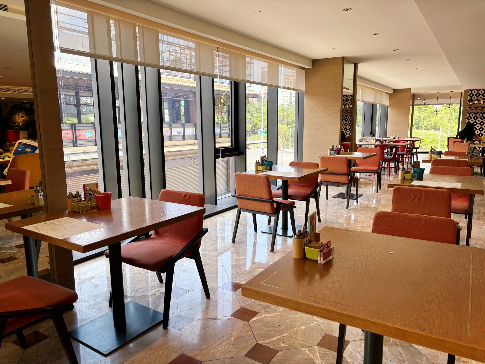 高雄中央公園「英迪格酒店」景觀浴缸、夢幻落地窗!! - 第19張圖 高雄中央公園「英迪格酒店」景觀浴缸、夢幻落地窗!!