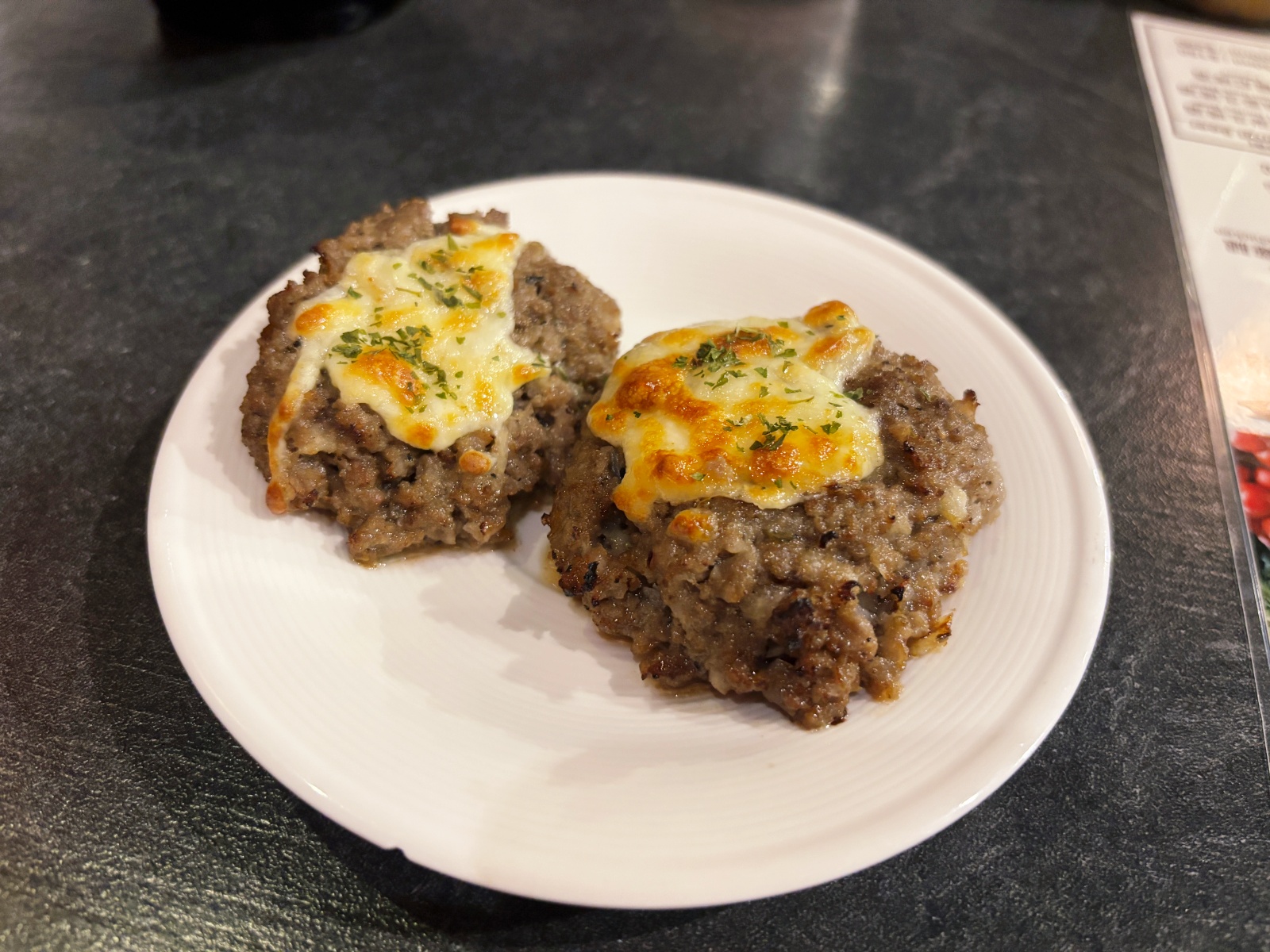 高雄巨蛋「著火的牛阿根廷烤肉」牛排吃到飽，大滿足！！