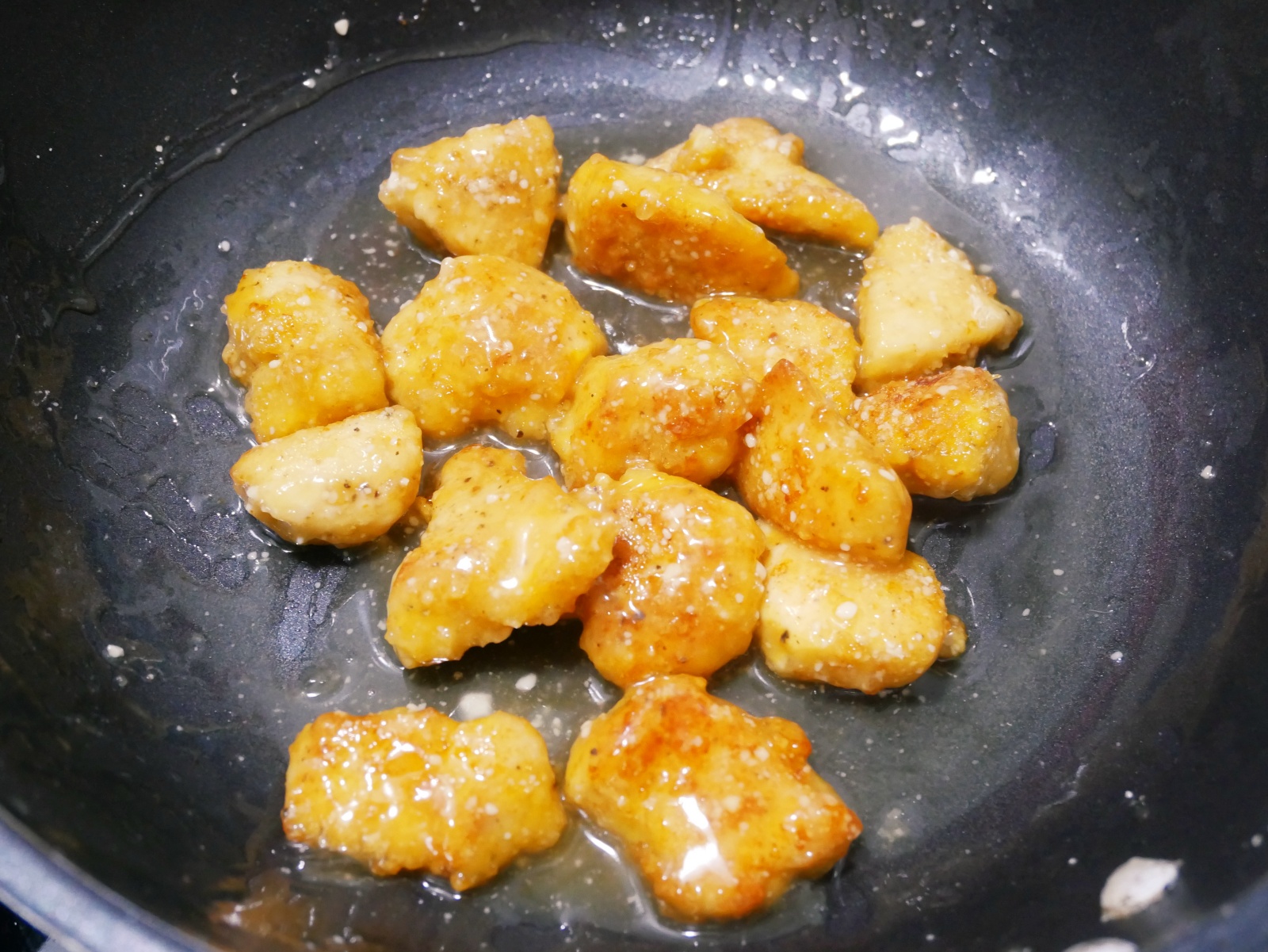 [My Little Kitchen] 平底鍋「檸檬蜜汁雞塊」酸甜多汁又鮮嫩！！