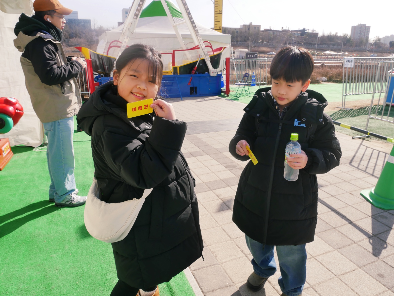 2026年首爾冬日限定「東大門雪橇場」免費暢玩、可以吃的撈冰魚！！