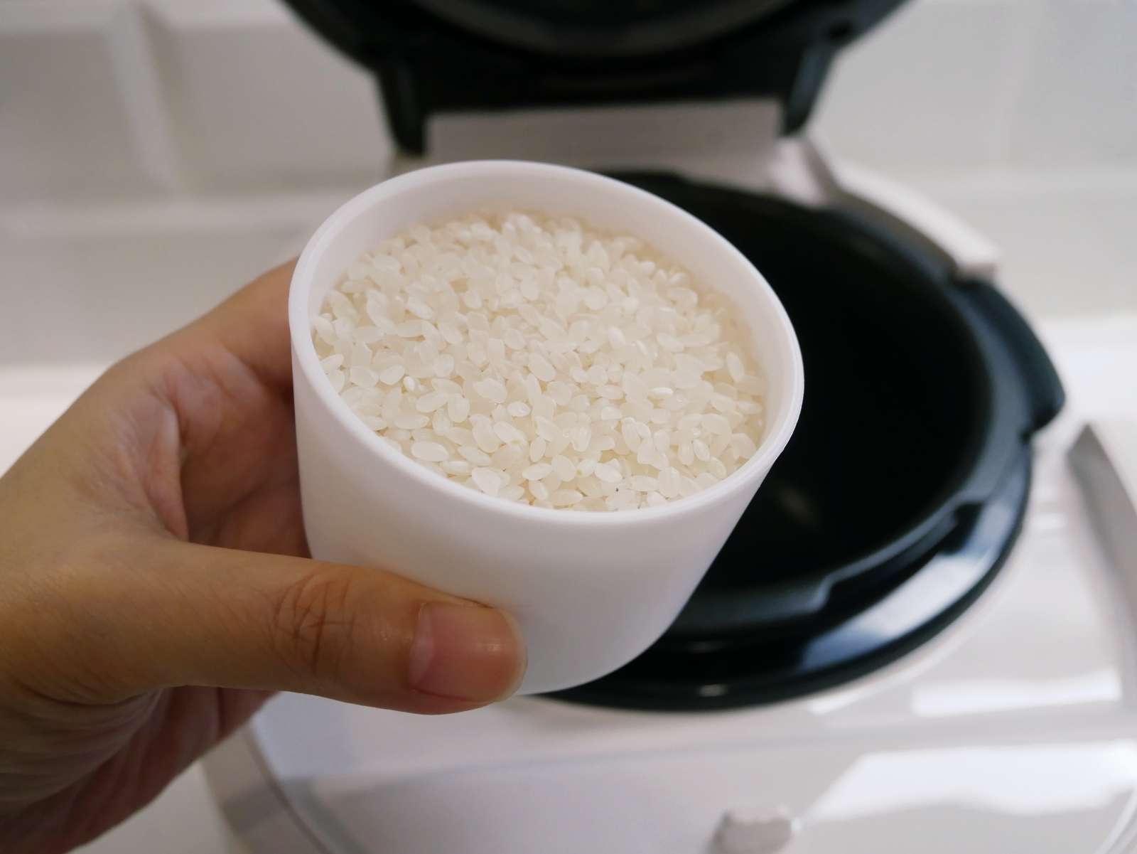 [My Little Kitchen] 電子鍋「泡菜豬肉飯」一鍵搞定、超省事。