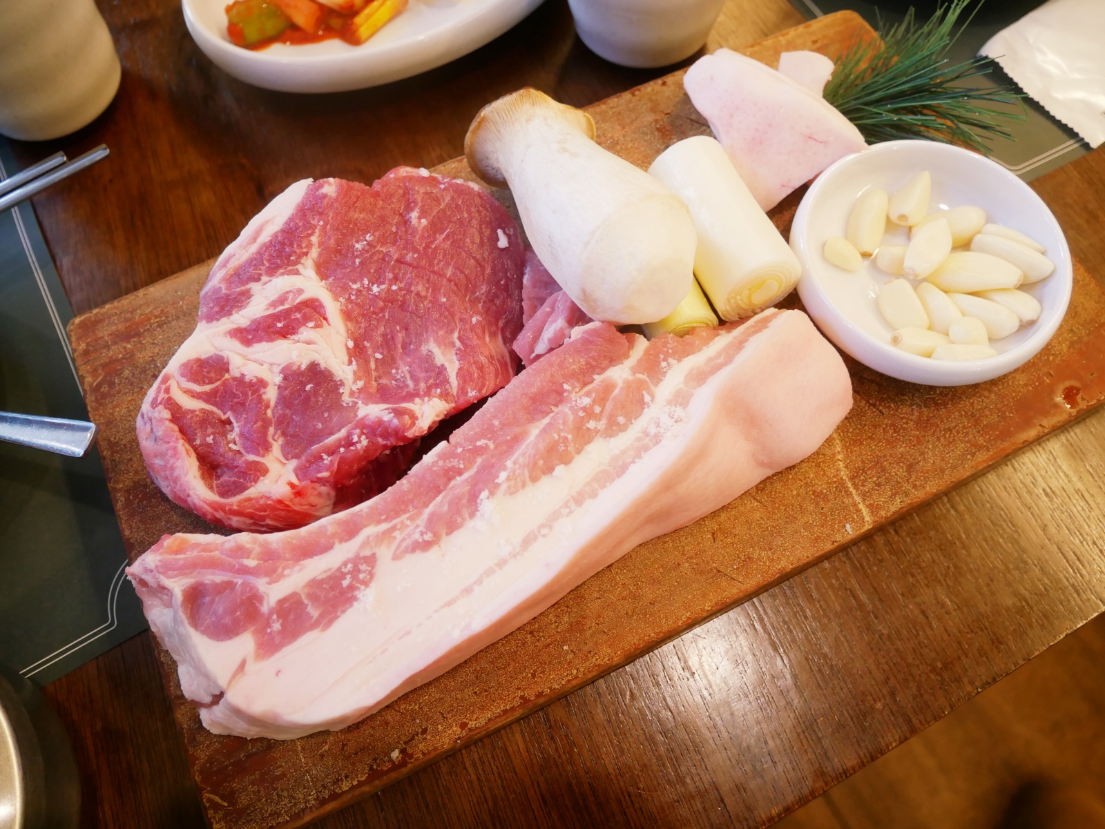2026年首爾東大門區「신솔돈Sinsoldon烤肉店」大推烤豬皮，超好吃！！