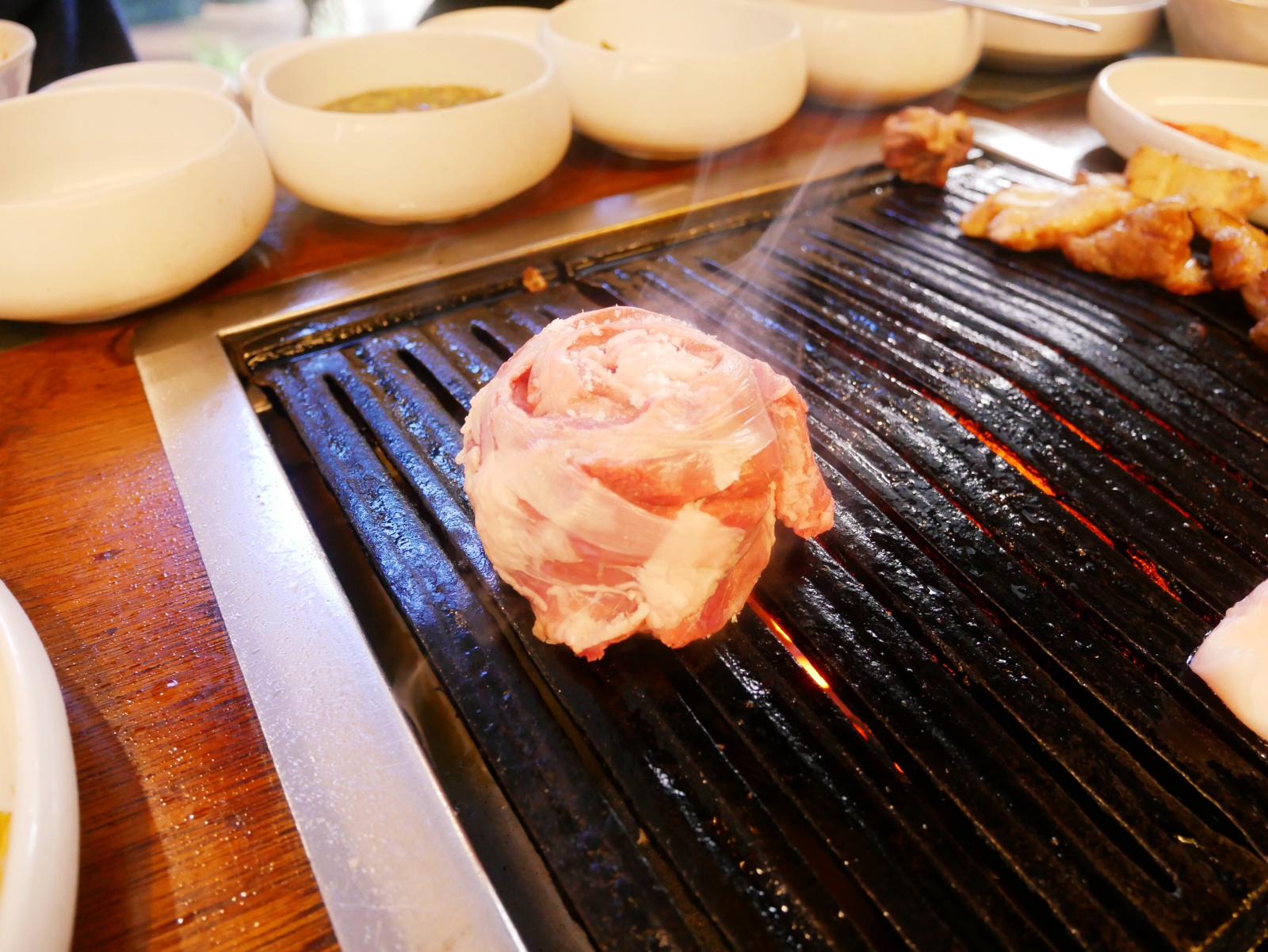 2026年首爾東大門區「신솔돈Sinsoldon烤肉店」大推烤豬皮，超好吃！！